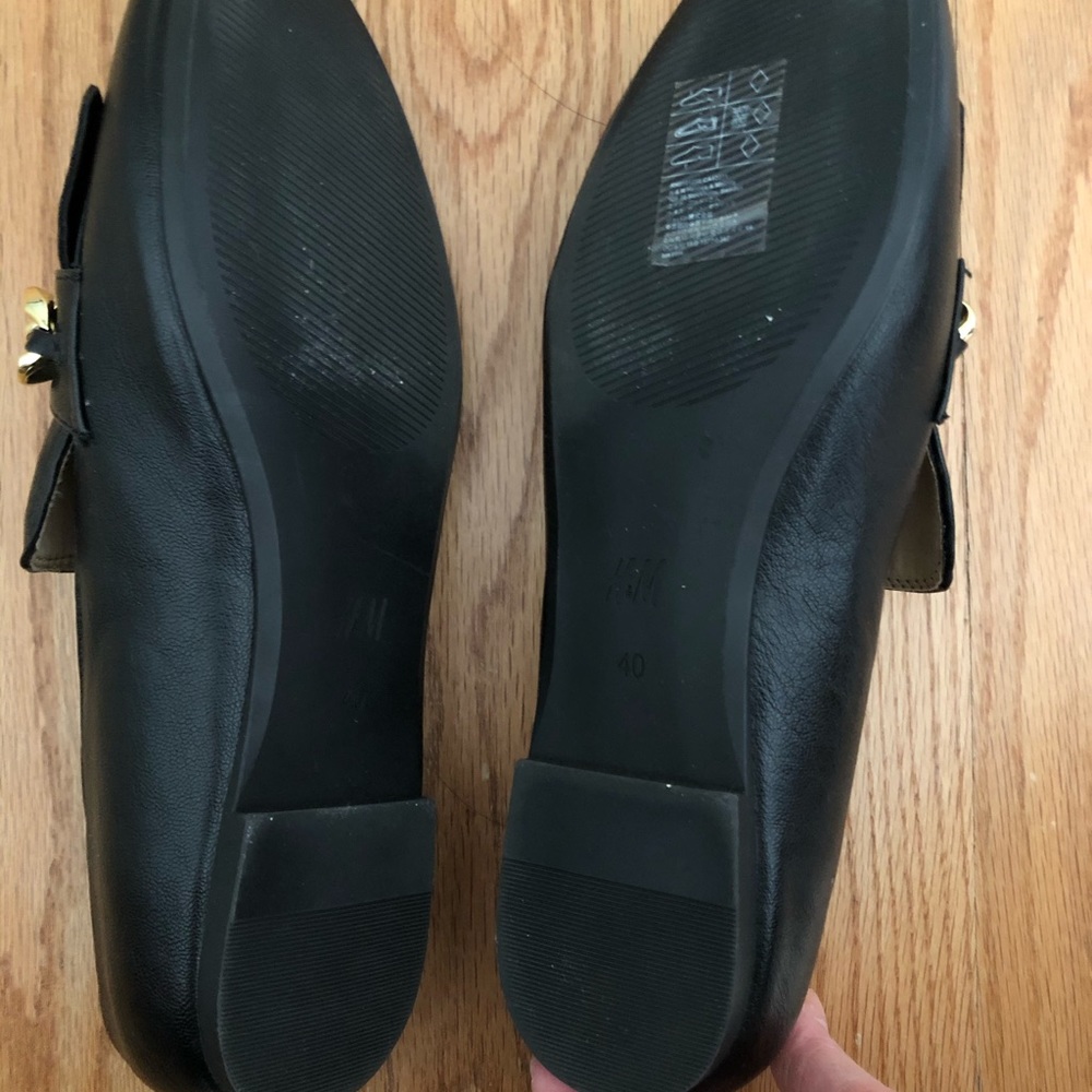 Shoes - Picture 2 of 4